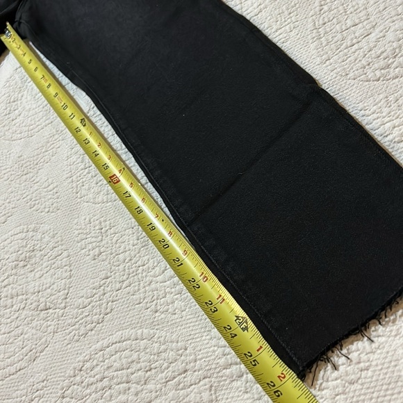 Good American Good Waist Crop. NWT. 8/29 - Picture 6 of 9